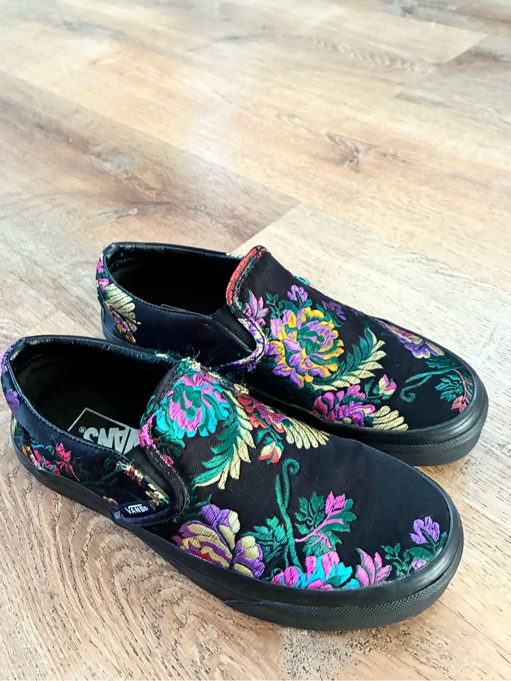 VANS Shoes Women’s Size 6.5 Festival Satin Black Floral Embroidered Sneakers
